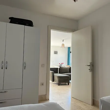 Hotel apartamentowy Ilya 1 4*