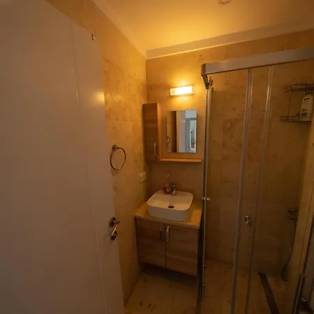 Ilya 1 Hotel apartamentowy 4*
