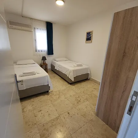 Ilya 1 Aparthotel 4*